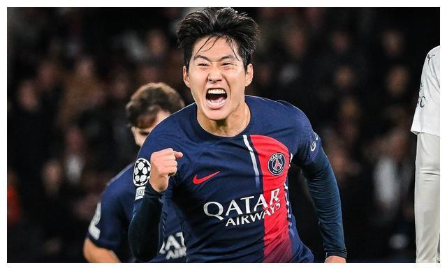 武汉三镇转会期队长鼓劲山东男篮冲刺阶段内部沟通，拉齐奥今晨止住颓势看傻球迷的简单介绍
